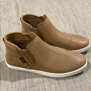 Teva Women's Willow Chelsea Boot, size 9